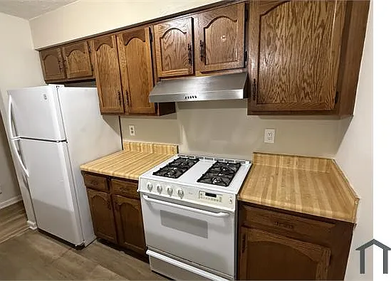 3 bed, 1200 sqft, $1,875 — Photo 3