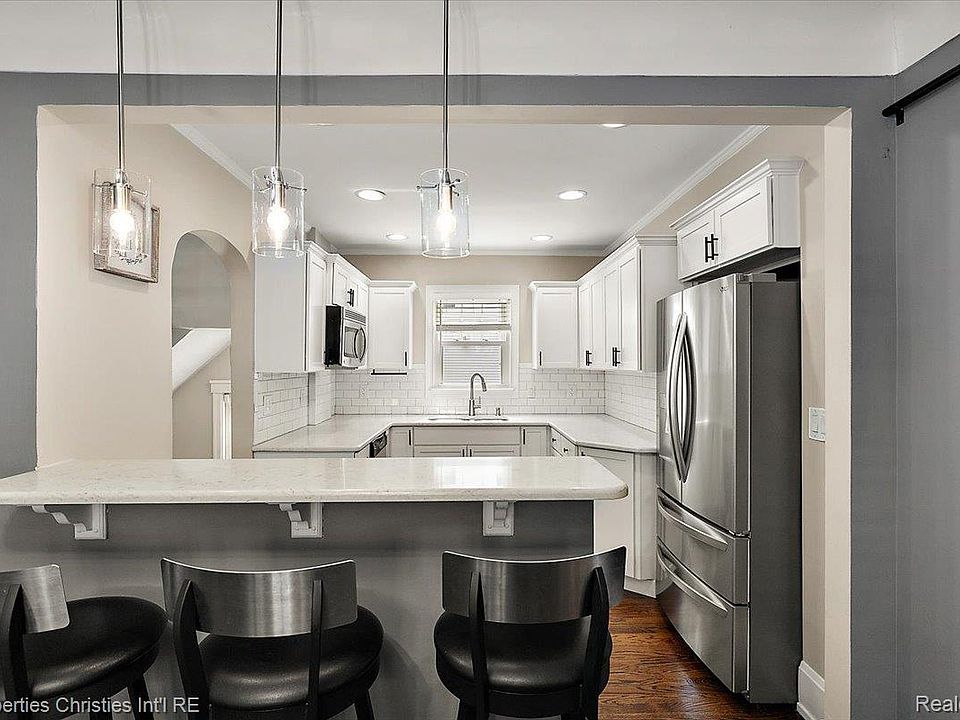 1033 Maplegrove Ave, photo 11