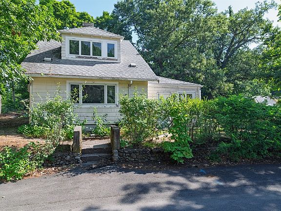 4th image of 126 Lakehurst Ave