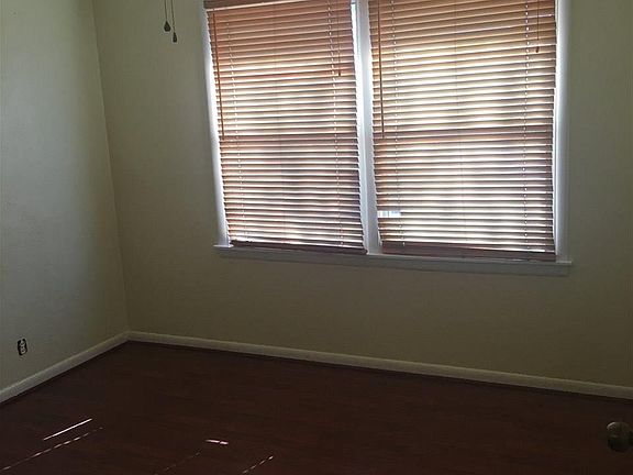 5th image of 4104 Hughes Dr
