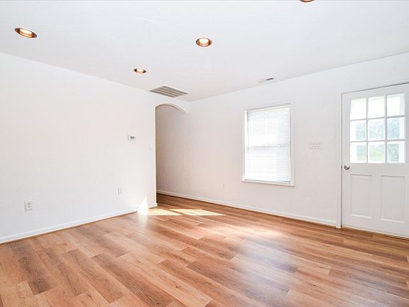 2nd image of 4011 Bandy Rd
