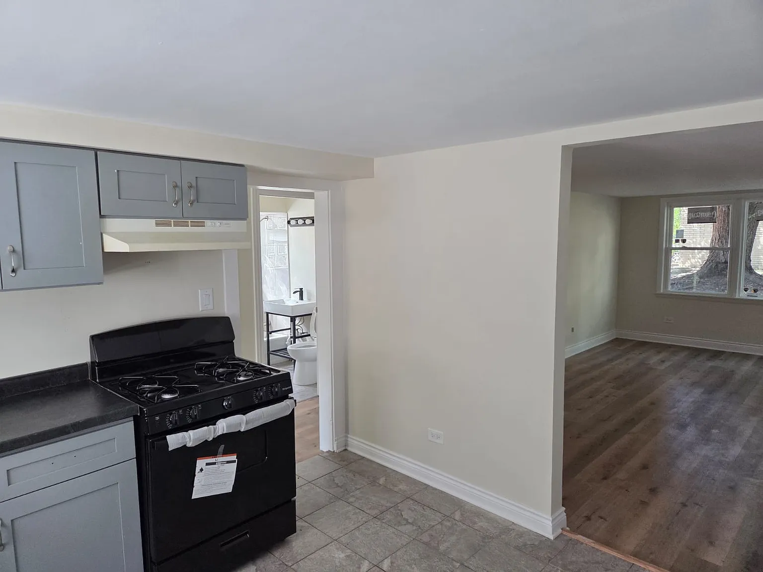 14132 S School St — Photo 4