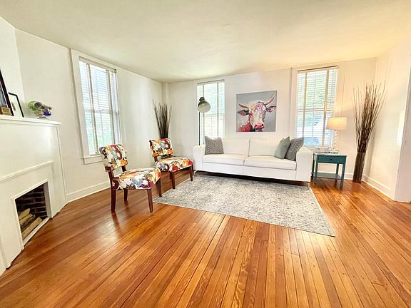 3rd image of 109 E College St