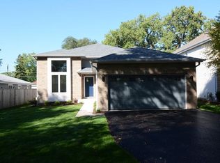 158 N Edgewood Ave, Wood Dale, IL 60191