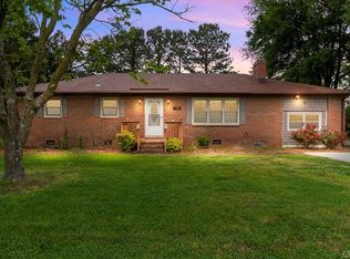 190 NW Backwoods Rd, Moyock, NC 27958