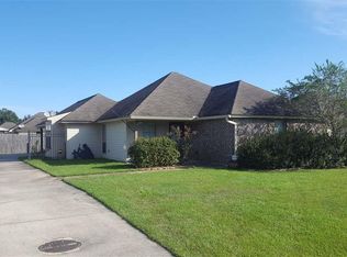 12283 Creekside Dr, Walker, LA 70785