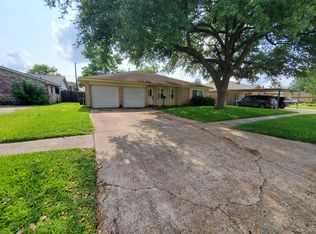 4433 College Park Dr, Deer Park, TX 77536