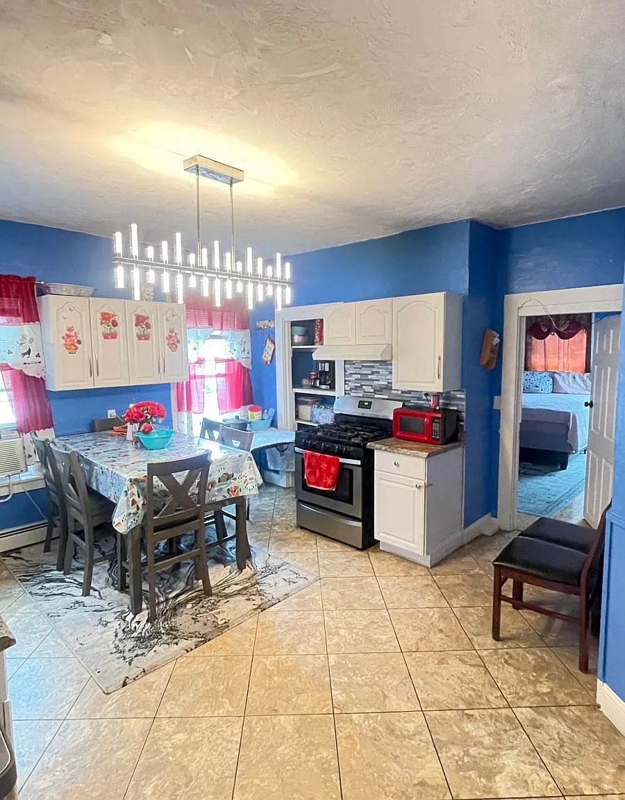 2 bed, 1200 sqft, $2,500 — Photo 2