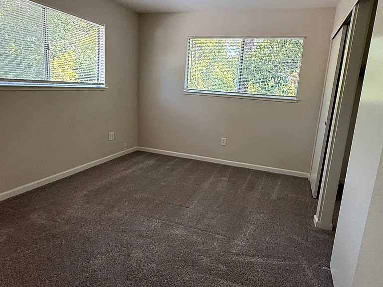 1352 Drake Dr #D — Photo 7