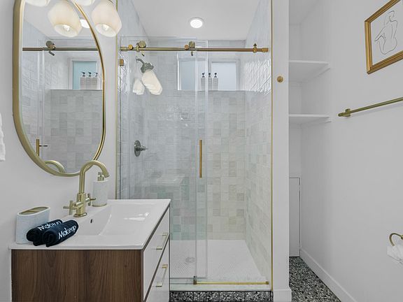 3rd image of 1503 S Sherman St #2