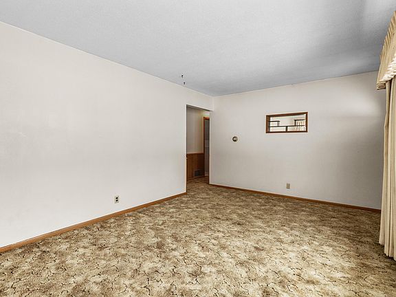 5th image of 1710 Lois Dr