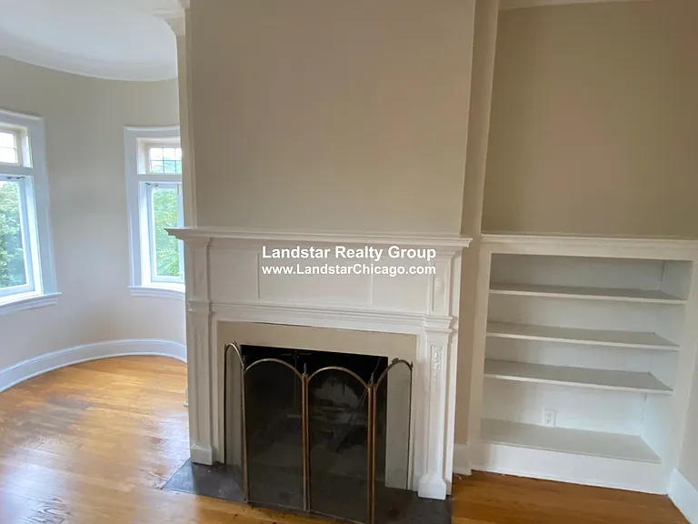 1107 Lake St #3S — Photo 2