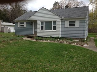15710 Oporto St, Livonia, MI 48154
