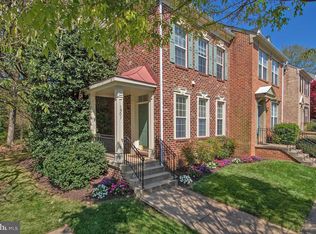 1301 Vintage Pl, Reston, VA 20194