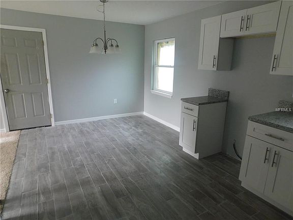 5th image of 955 Carver Ave