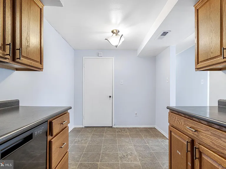 10239 Prince Pl #26-102 — Photo 14