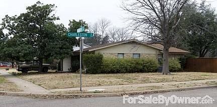 2nd image of 3901 Savannah Dr