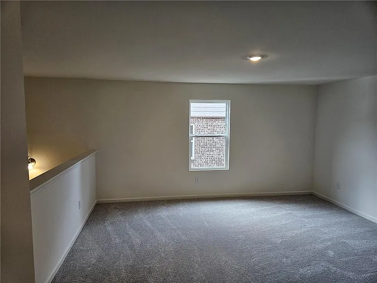 326 Silverton Dr — Photo 15