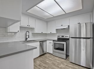 160 Camino Corto #1, Vista, CA 92083