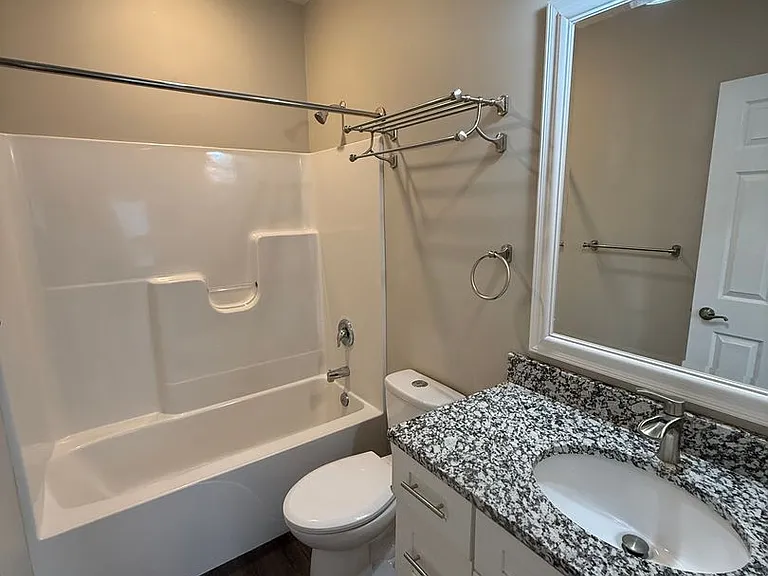 201 N Spring Ave #1-8 — Photo 5