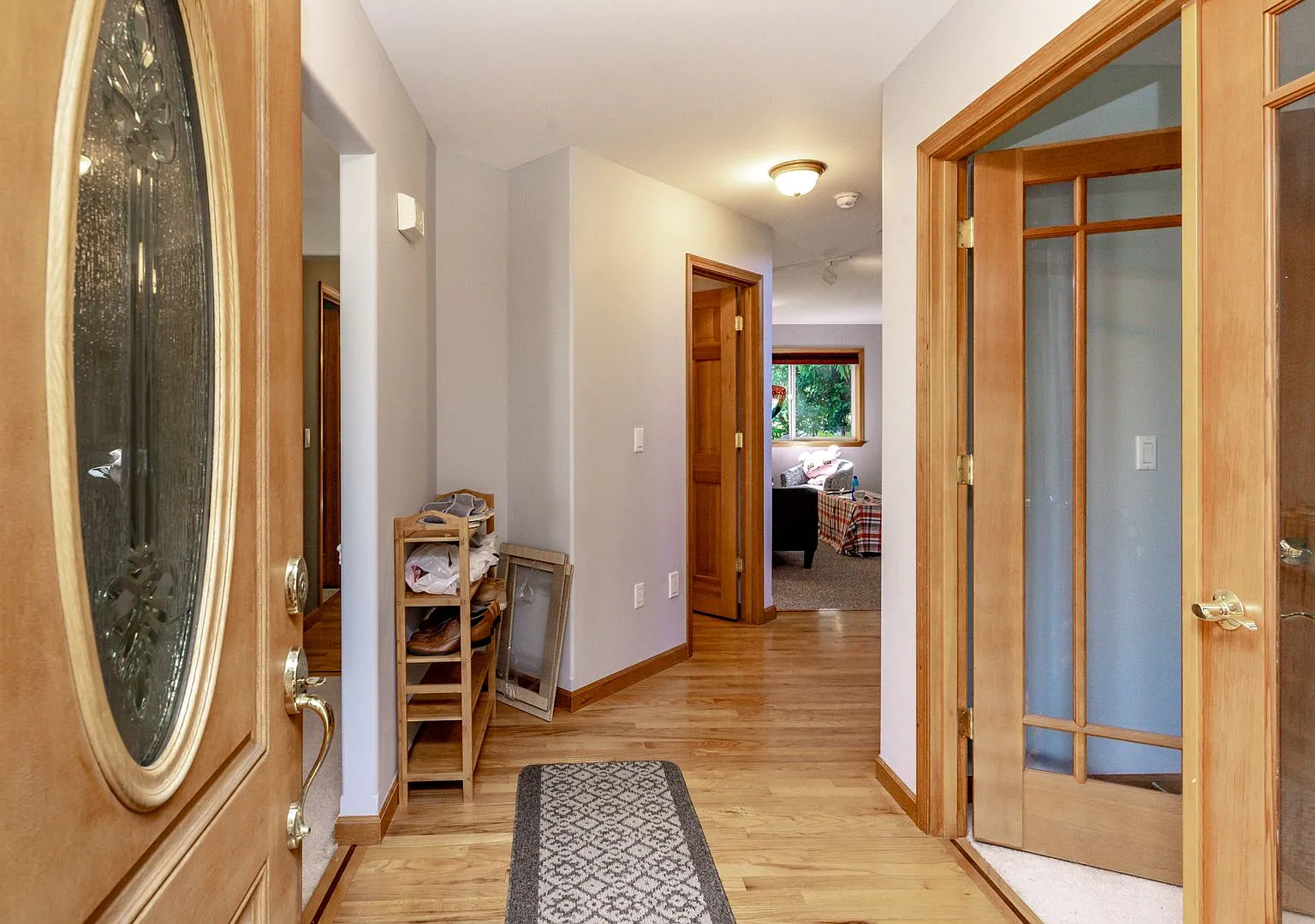 Lovely 5 Bedroom Property at the End of the Cul De Sac! — Photo 2
