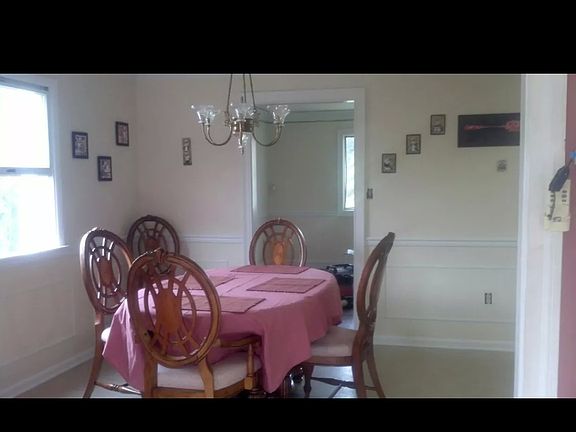 Dining room/kitchen combo