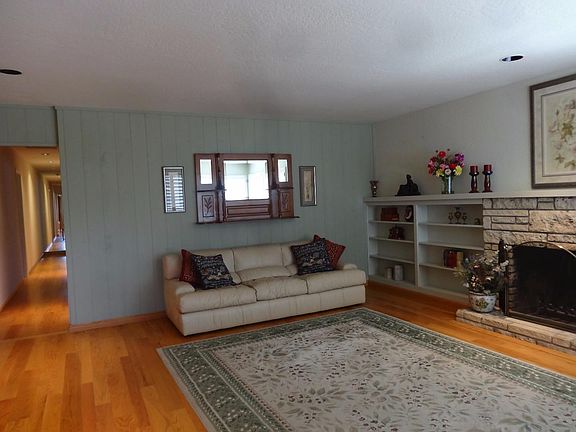 5th image of 3649 Westview Dr