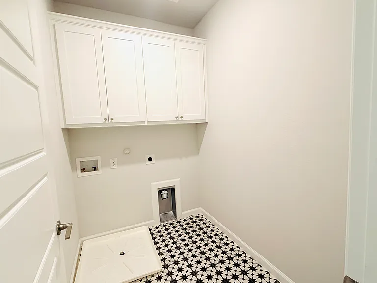 1924 McClane Dr — Photo 21