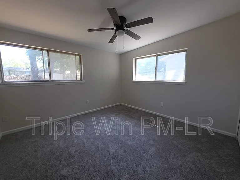 1516 Gregory St — Photo 22