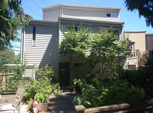 4072 Burton Pl W, Seattle, WA 98199