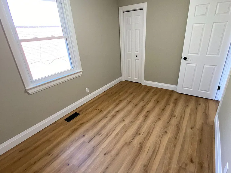 25 Hickery Pl #MAIN FLOOR — Photo 11