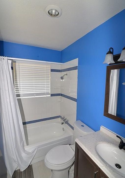 2nd image of 4401 Central Ln