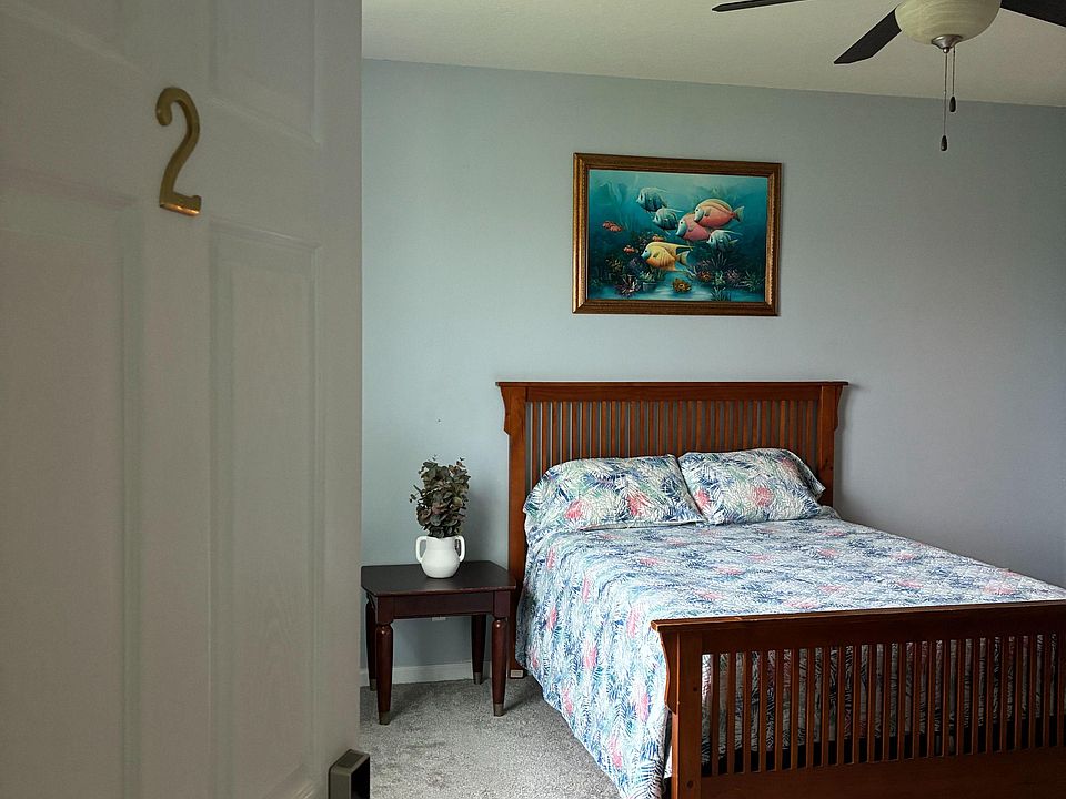 Room2: Entry door, Bed, and cieling
