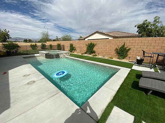 4th image of 43402 Hazelton Ln