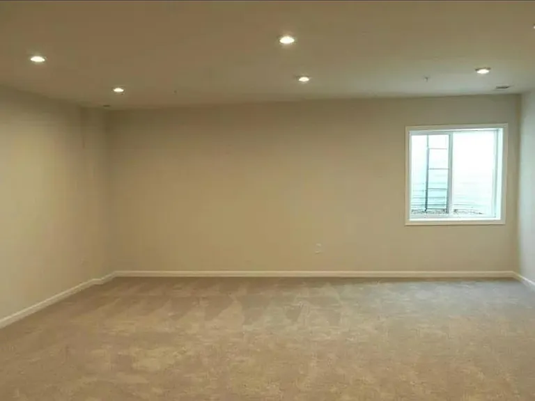 164 Mulberry Dr — Photo 3
