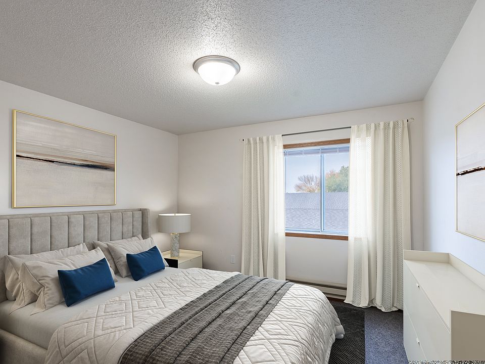 Fargo, ND Oxford Apartments | 21B | Bedroom
