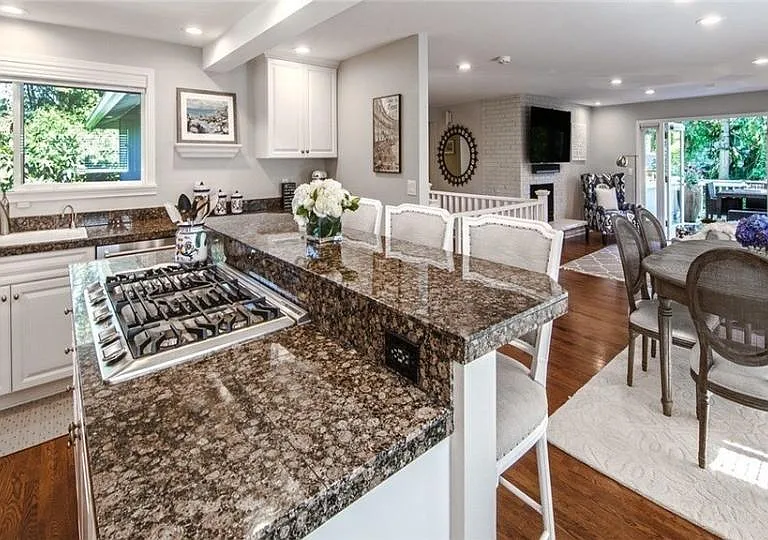 2740 Evergreen Point Rd — Photo 8