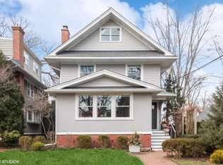 229 9th St, Wilmette, IL 60091