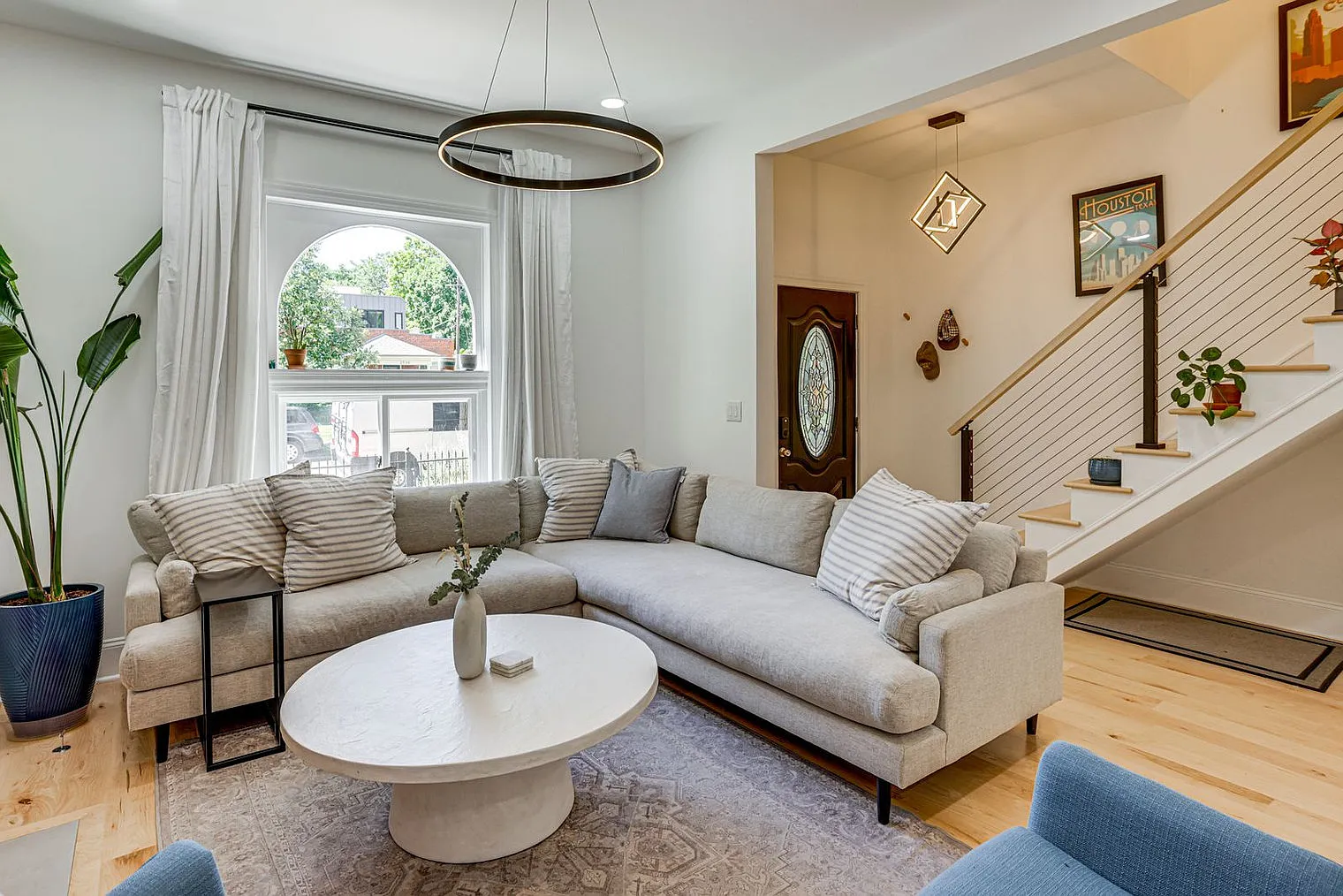 3 bed, 3.0 bath, 1872 sqft, $5,064 — Photo 3