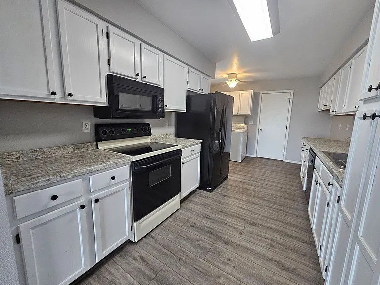 3437 Trenary Ln — Photo 7