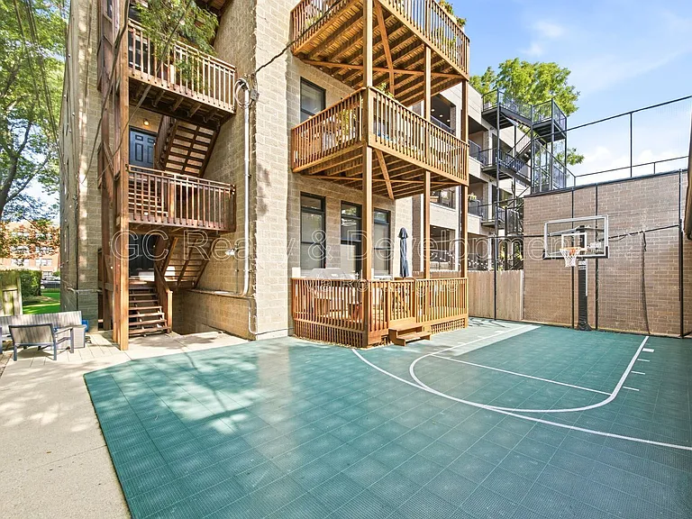 3934 N Janssen Ave #4 — Photo 24