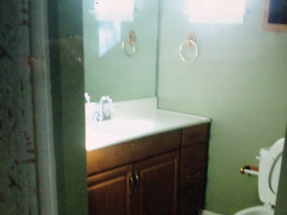 Bath off Bonus room