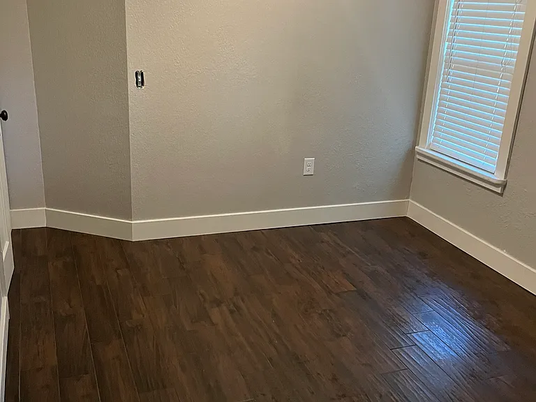 5738 Montana Ave — Photo 9
