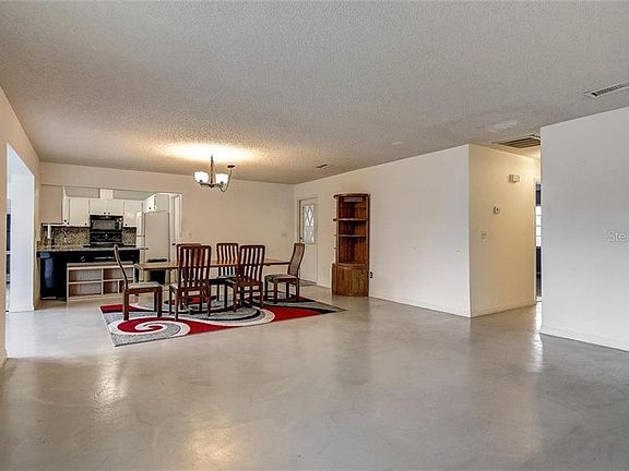4th image of 2220 Highclere Cir #2220