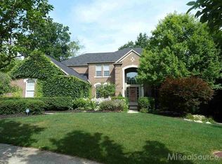 7075 Chatham Ct, West Bloomfield, MI