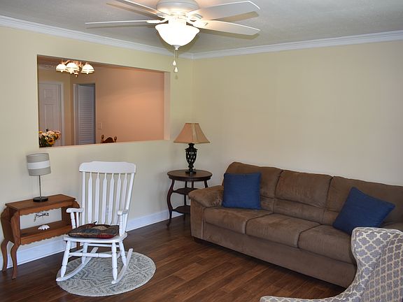 4th image of 2824 Easy St