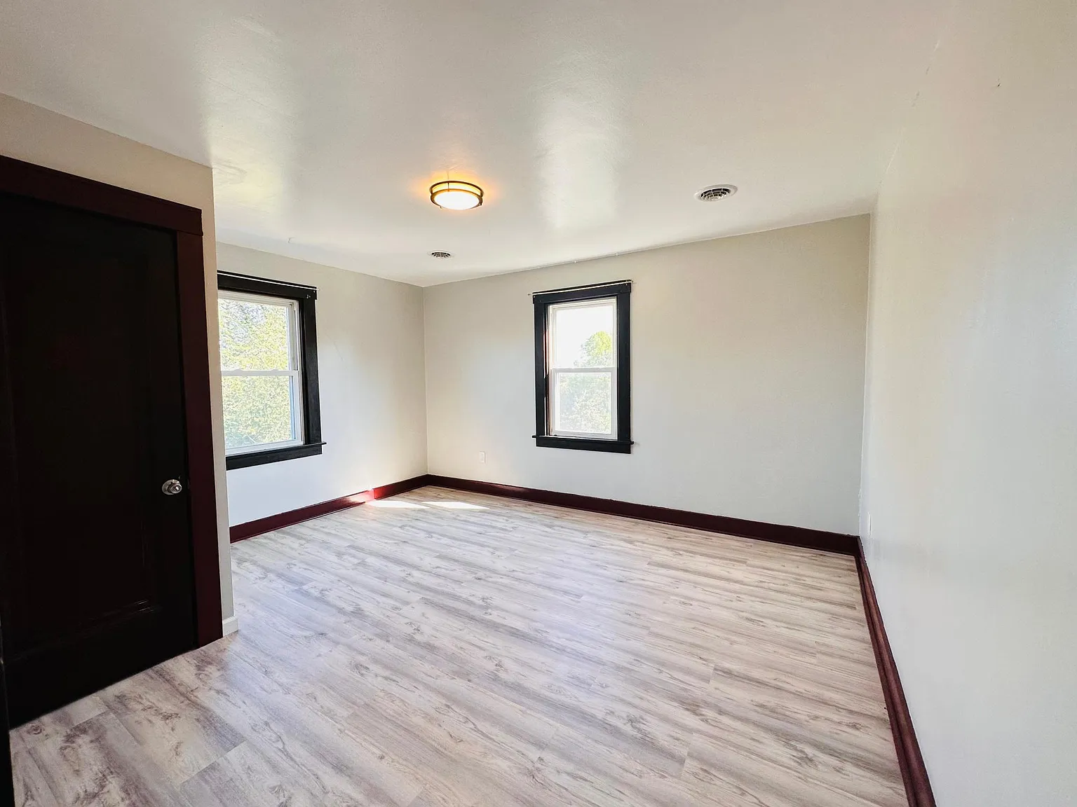 118 Brightwood Ave — Photo 4