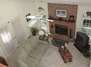 312 Winding Hill Dr, Lancaster, PA 17601