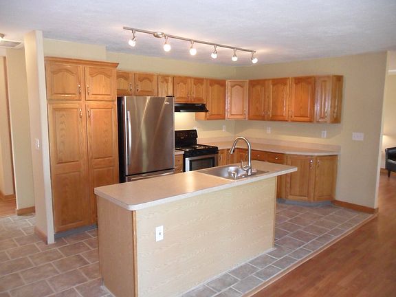 2nd image of 749 Merrimak Dr