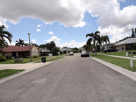 4th image of 10875 Cambay Cir
